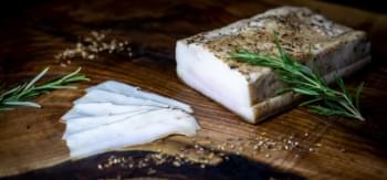 Hingrundbild von products/mangalitza-produkt-lardo